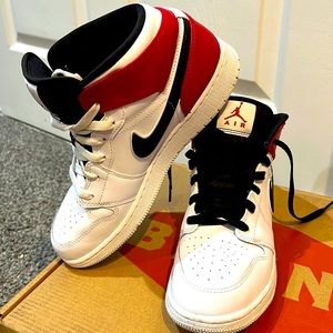 Jordan 1 mid white black gym red